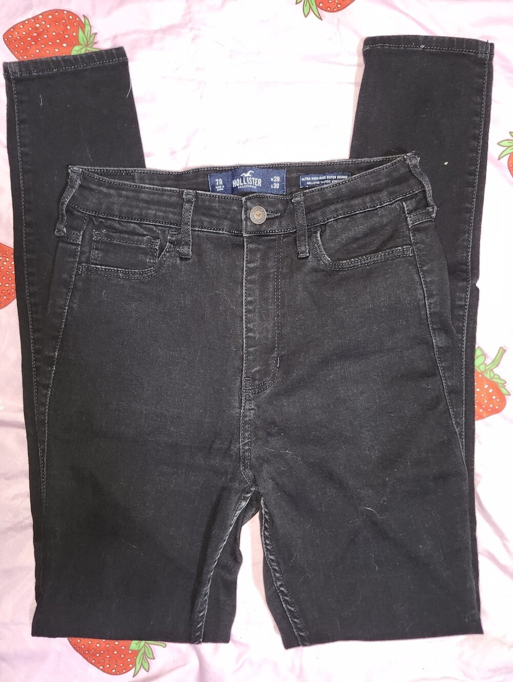 Women's size 7/28 Hollister ultra high-rise super skinny black jeans